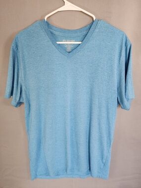 Classic Men's Light Blue V-Neck Short Sleeve Tee